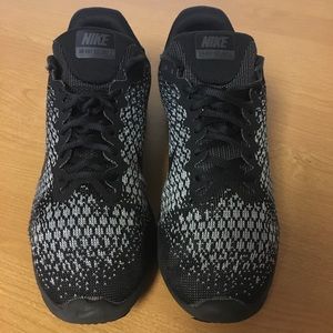Men’s, Nike Air-Max, Black, size 10 1/2